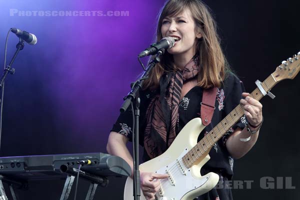 MINA TINDLE - 2012-07-20 - PARIS - Parvis de l'Hotel de Ville - 